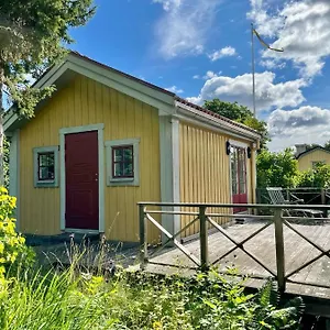  Ferienhaus Gaesthus Med Utsikt Oever Drottningholms Slott
